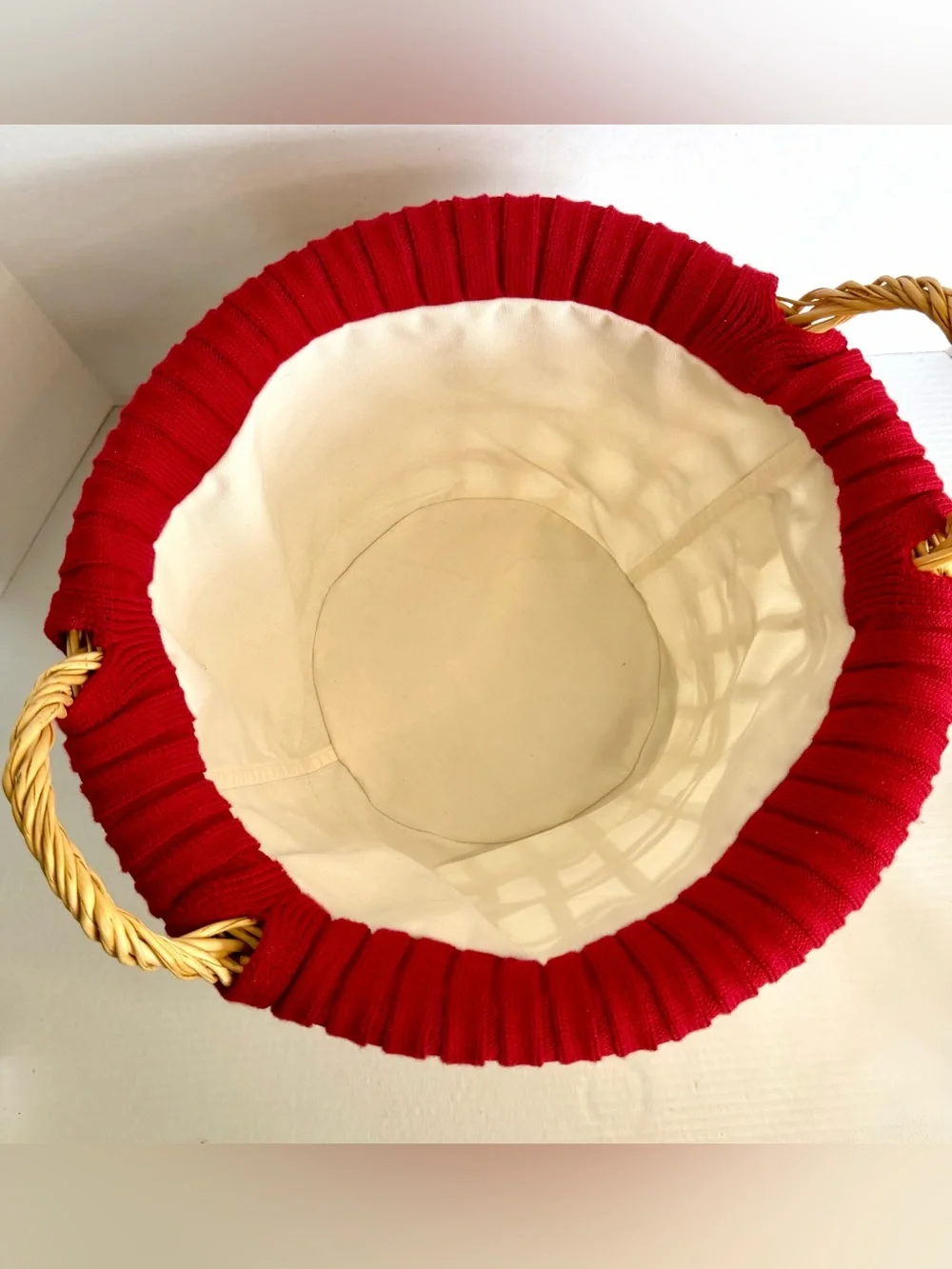 Natural wicker and rattan storage basket w/ fabric liner and knit cuff
